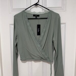 Lulu's Soft Green Lace Trim Blouse. Size Large. NWT